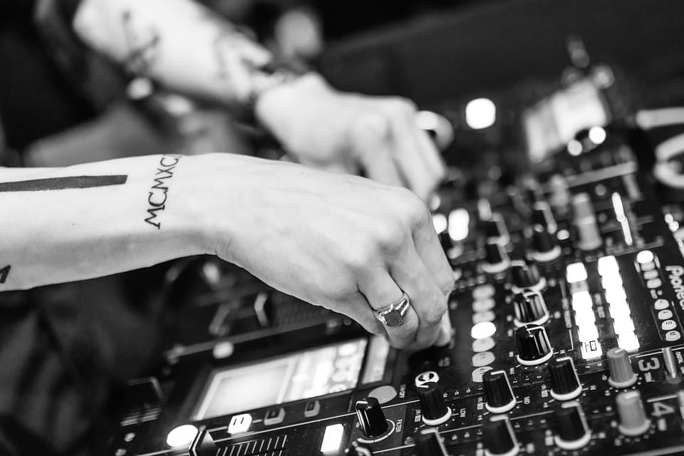 dj-equipment-for-beginners-creating-your-first-professional-set-up